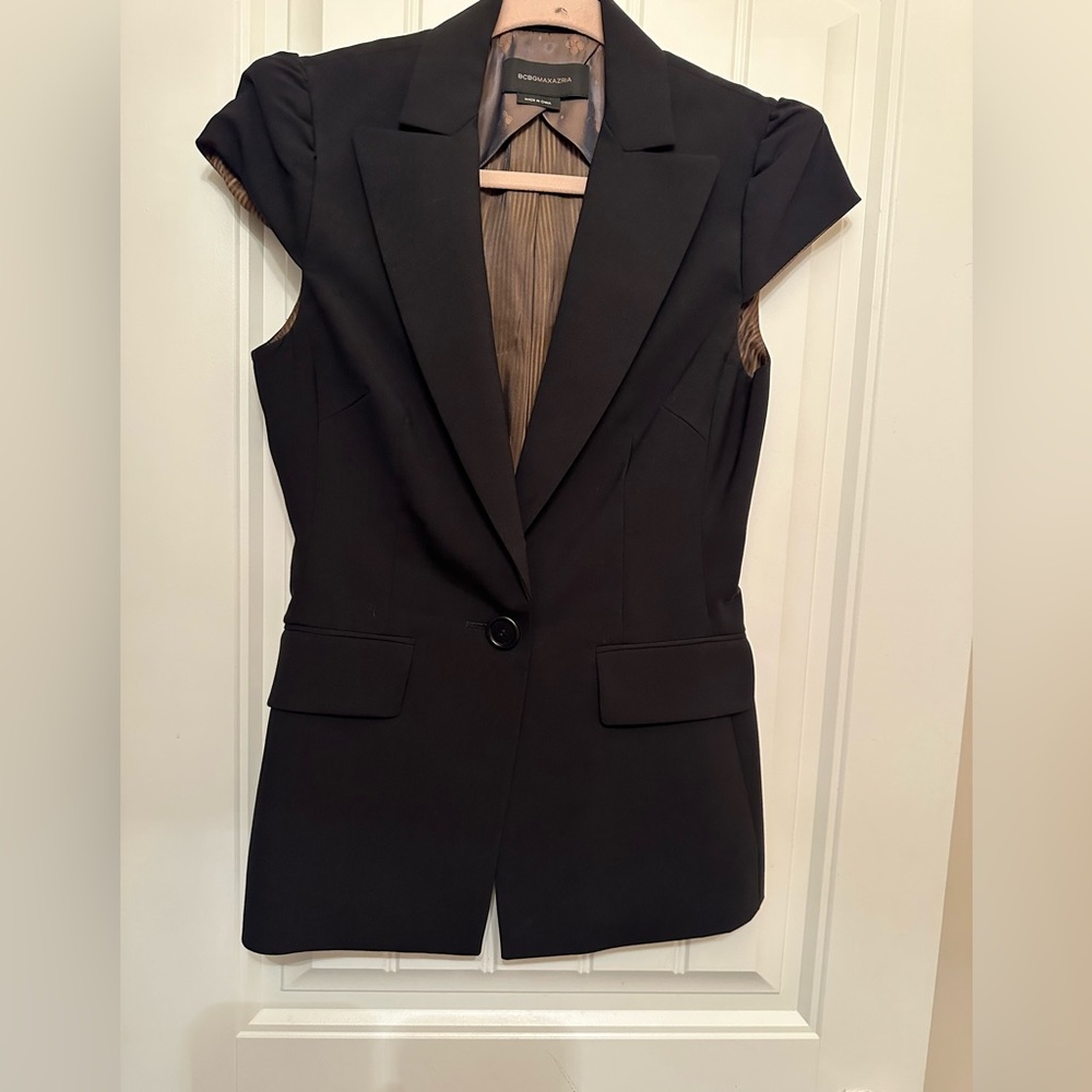BCBG vest like jacket
